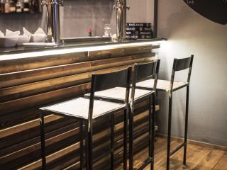 Arredi e complementi in ferro per oFF Bologna