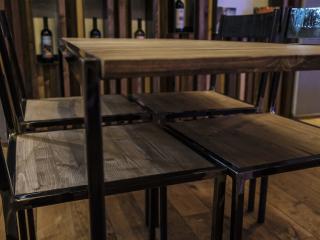 Arredi e complementi in ferro per oFF Bologna