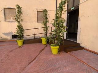 Rampa disabili in acciaio verniciato simil corten per teatro san Leonardo di Bologna