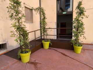 Rampa disabili in acciaio verniciato simil corten per teatro san Leonardo di Bologna