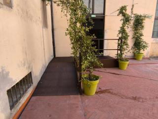 Rampa disabili in acciaio verniciato simil corten per teatro san Leonardo di Bologna