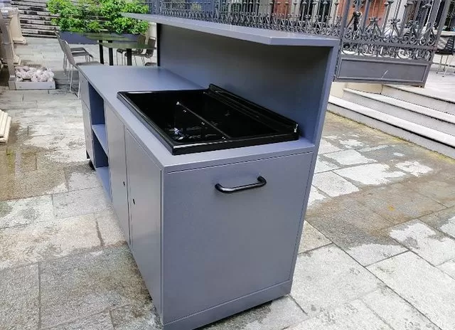 Arredo per esterno in ferro e in acciaio inox / cor.ten