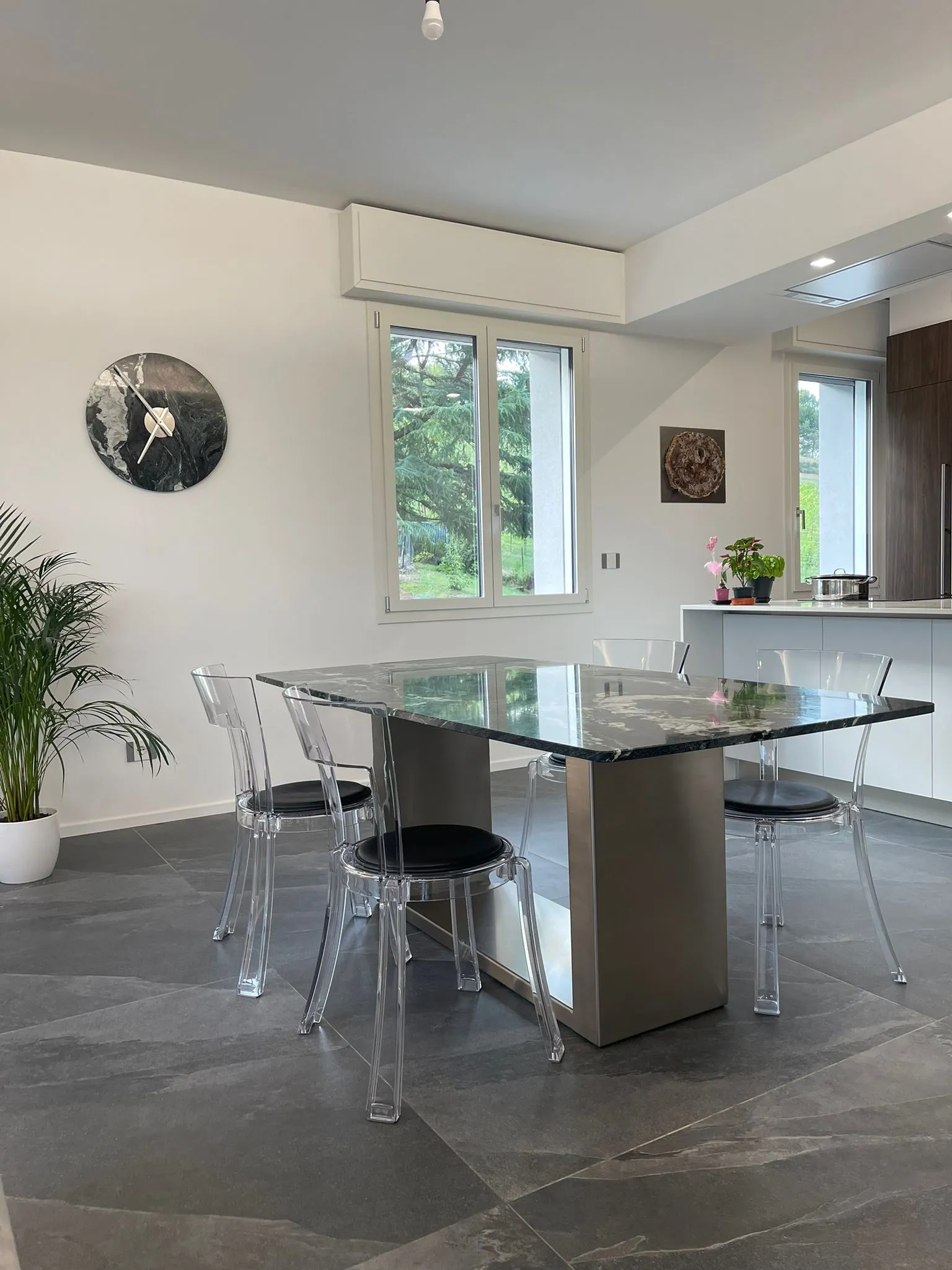base tavolo in acciaio inox satinato per piano in marmo