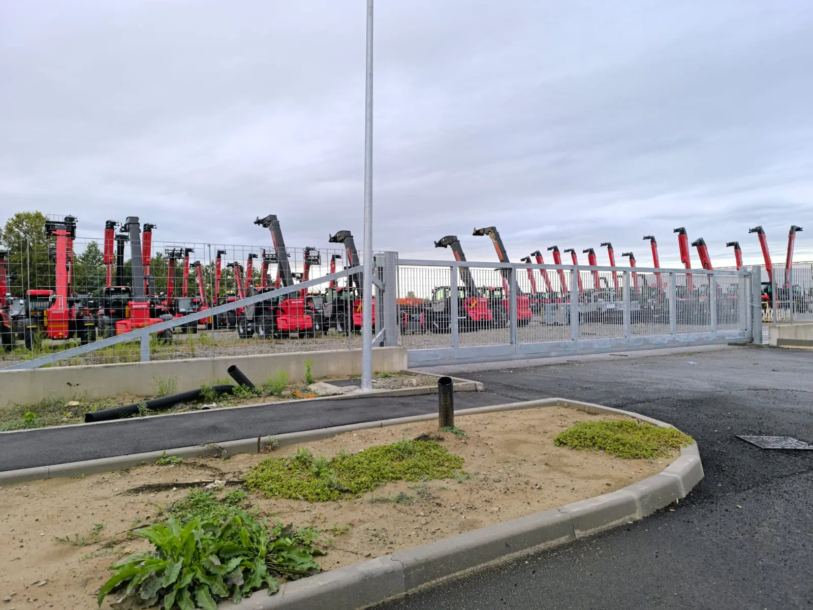 Cancello scorrevole autoportante da 15 mt