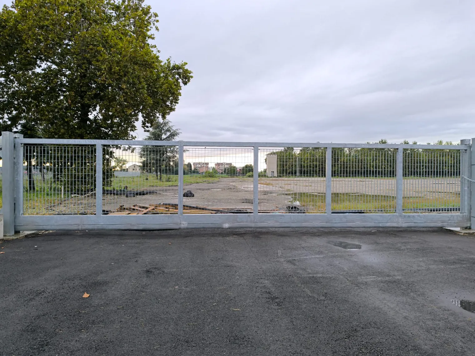 Cancello scorrevole autoportante motorizzato