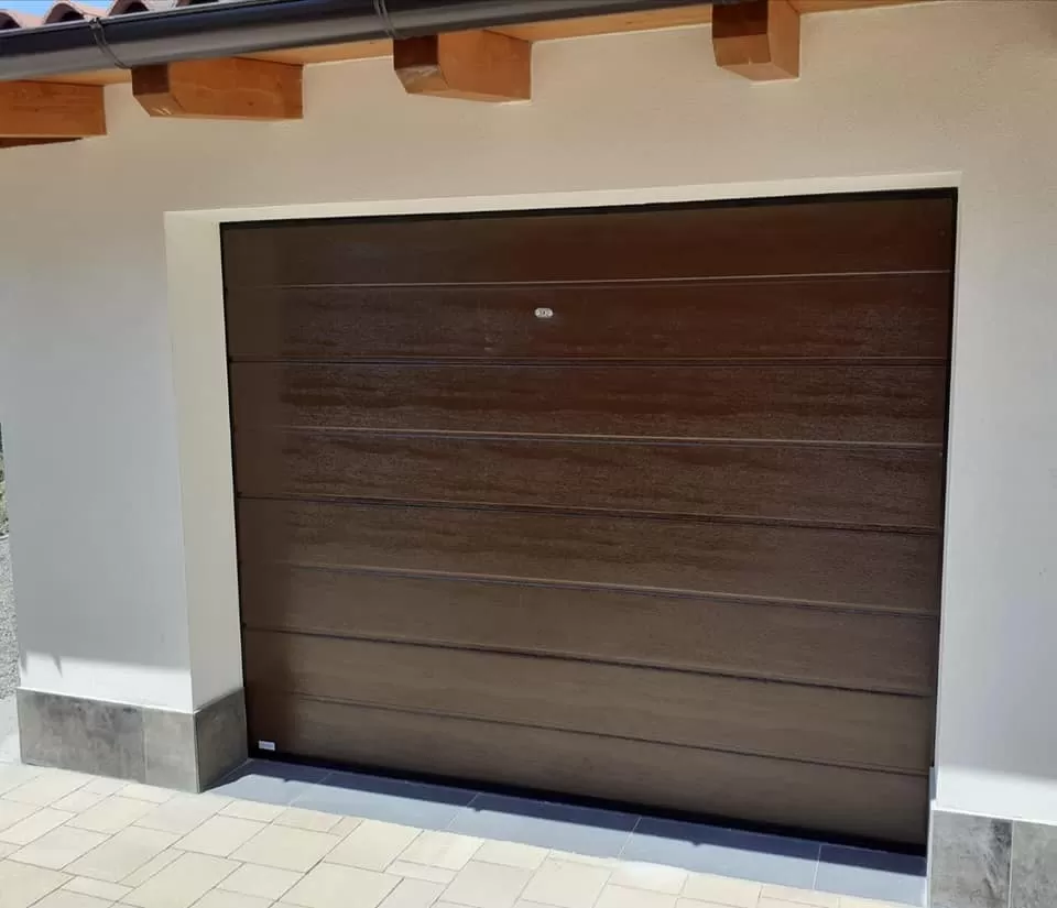 Porte da garage sezionali motorizzati
