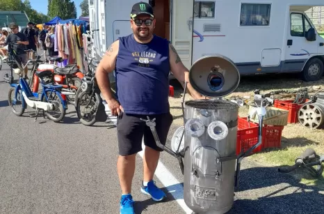 Minion con materiali metallici riciclati