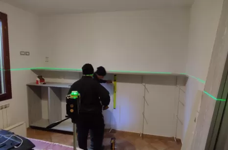 Cabina armadio a vista, fase di montaggio