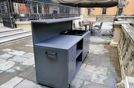 Arredo per esterno in ferro e in acciaio inox / cor.ten