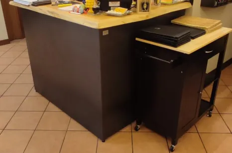 Arredo in stile industrial per la trattoria Anticagrama di Modena