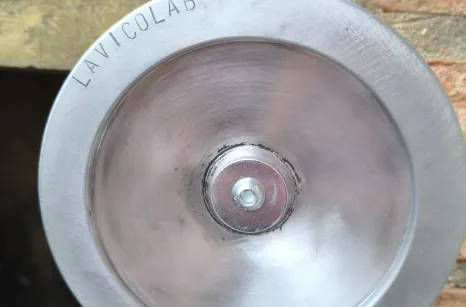 Griglia con sistema di regolazione dell'altezza con puleggia