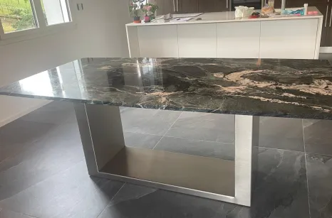 Base tavolo in acciaio inox satinato per piano in marmo