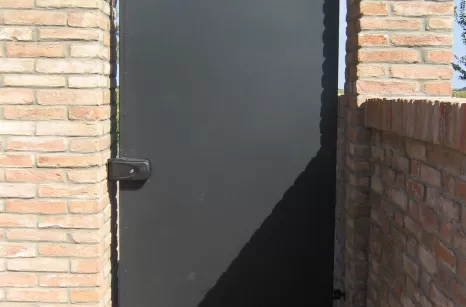 Cancello pedonale in ferro battuto