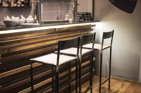 Arredi e complementi in ferro per oFF Bologna