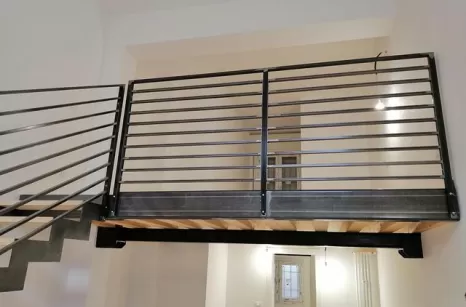 Scala e soppalco in ferro e legno
