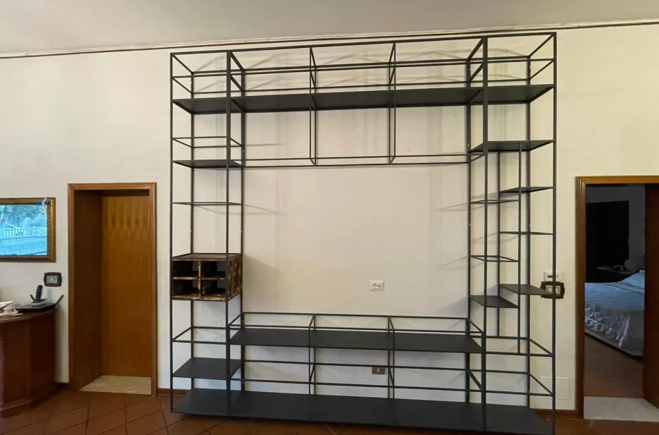 Libreria in ferro